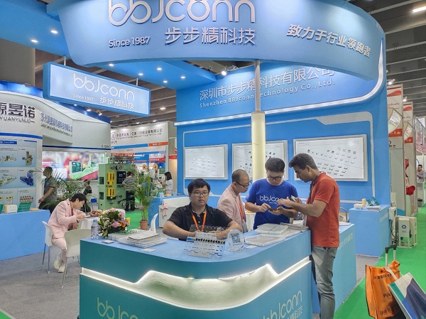 亞洲連接器及線束工業(yè)展會客戶接待5